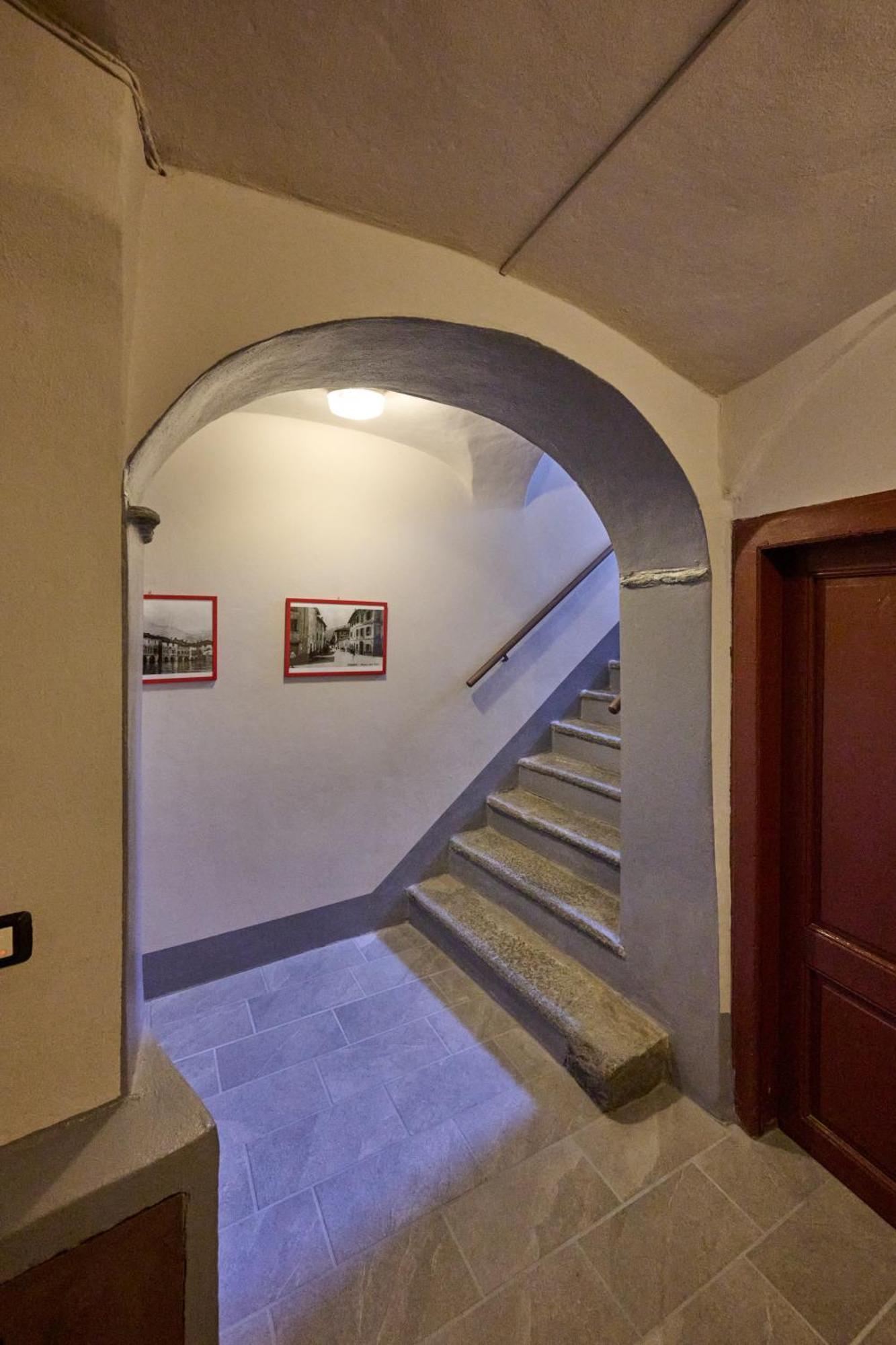 Cav Motteno Mandello del Lario Buitenkant foto