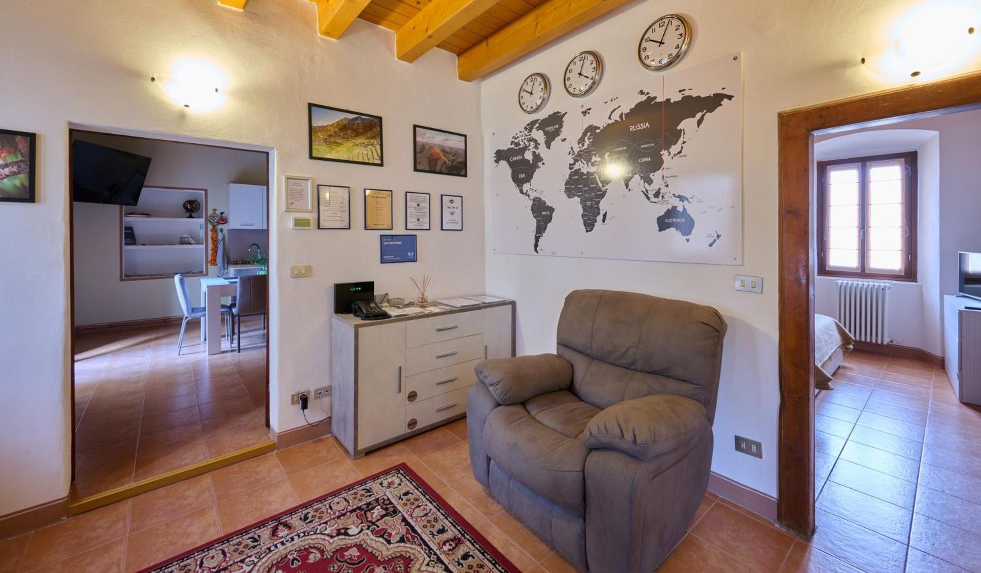 Cav Motteno Mandello del Lario Buitenkant foto