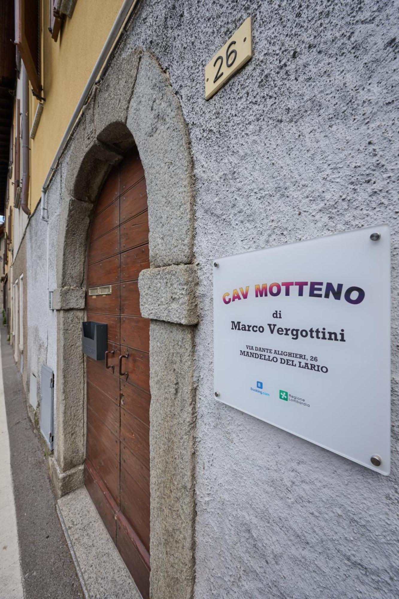 Cav Motteno Mandello del Lario Buitenkant foto